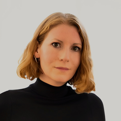 Marie Anaïs Zottnick im schwarzen Rollkragenpullover